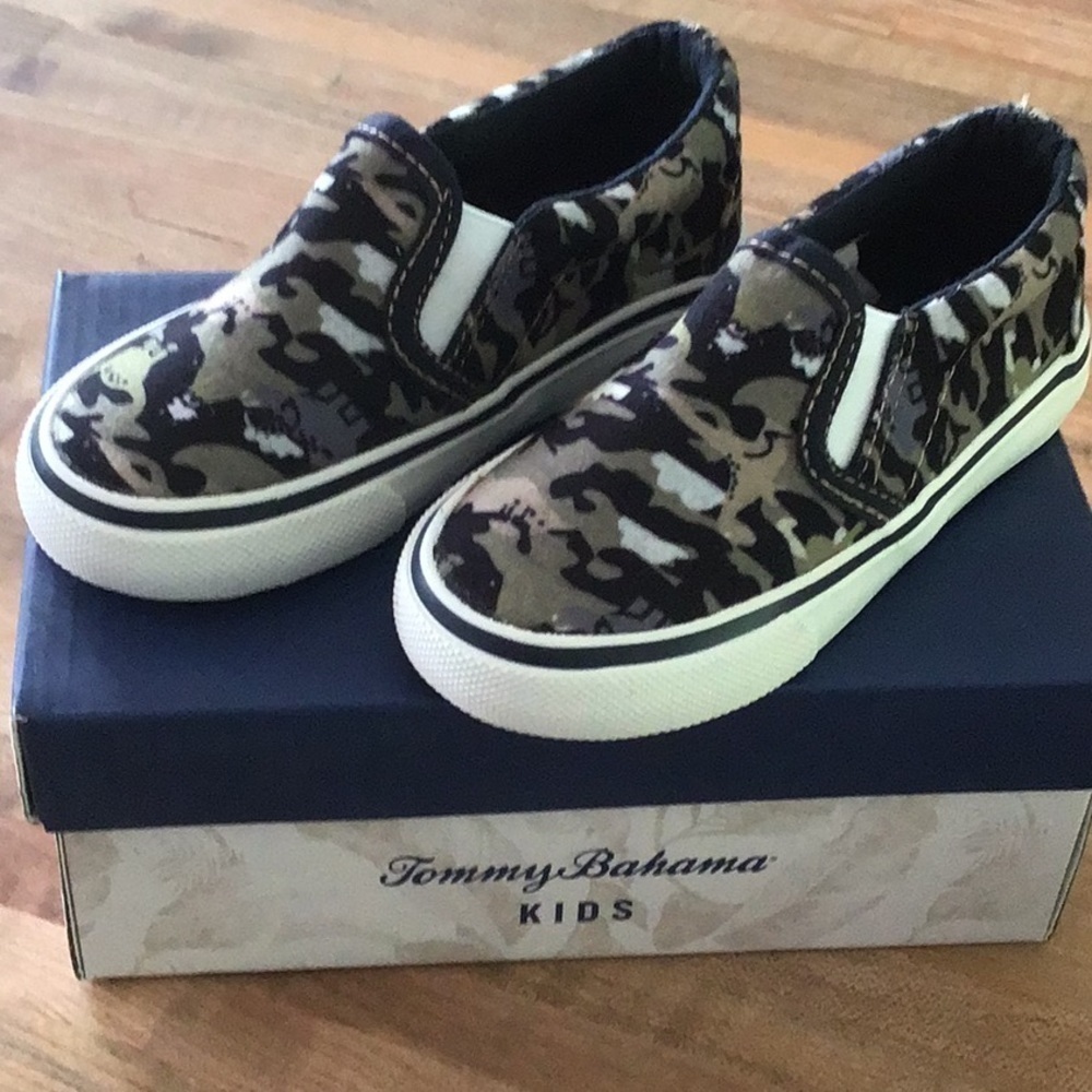 Tommy Bahama Kids camo slip on sneakers toddler size 8 NWB